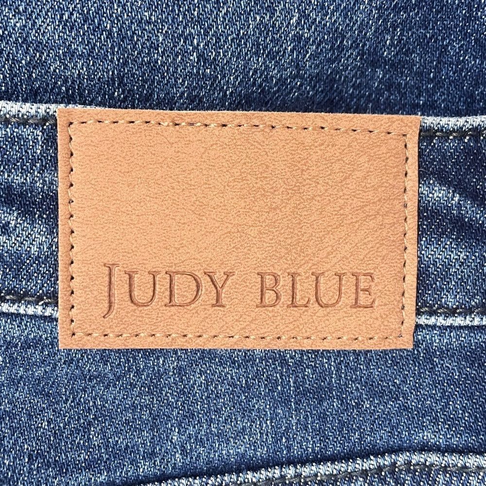 Judy Blue Buffalo Plaid Patch Midrise Cuffed Boyfriend Jeans Dark Wash Size 29 - Picture 10 of 15